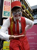 Street Life &middot; Seoul, South Korea &middot; June 20, 2015 &middot; Al Lamb